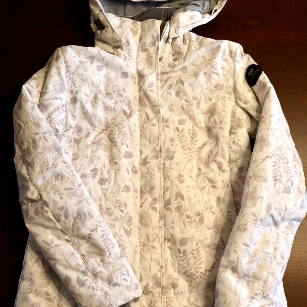 Obermeyer Women's Ski Jacket in Leaf Pattern